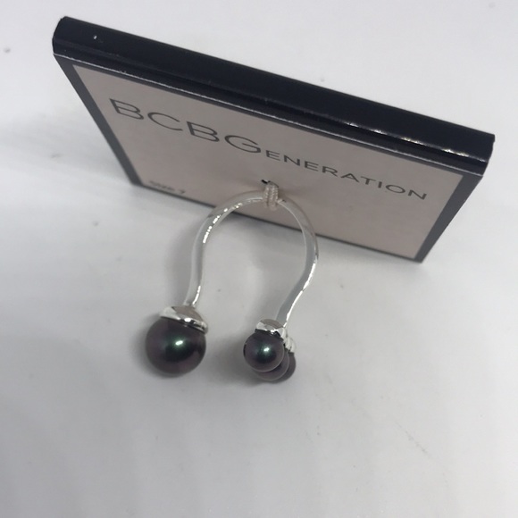 BCBGeneration Silver & Pearl Ring Size 7 NWT - Picture 4 of 10